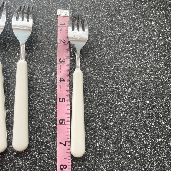 Set of 4 vintage floral patterned forks in white and multi-colour kitchenware - Picture 6 of 7
